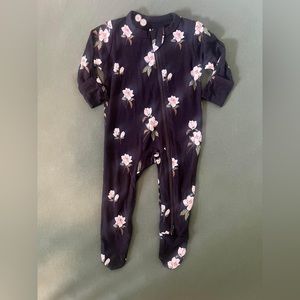Kyte baby NB midnight magnolia footie NWT